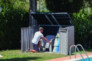 Uschovejte své věci před nepřízní počasí se STORA WAY PLUS. 🍂⛈ - snadné otevírání a přístup - dostatek prostoru - ekologie...